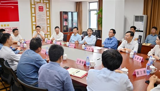 X:归档照片33年10月27日,漳州市委常委胡胡常委工作会见会修图微信图片_20231027151653.jpg
